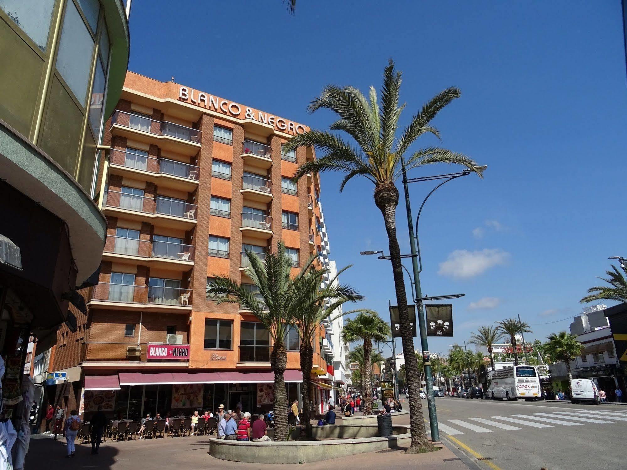 Blanco Y Negro Apartments Lloret de Mar Eksteriør billede