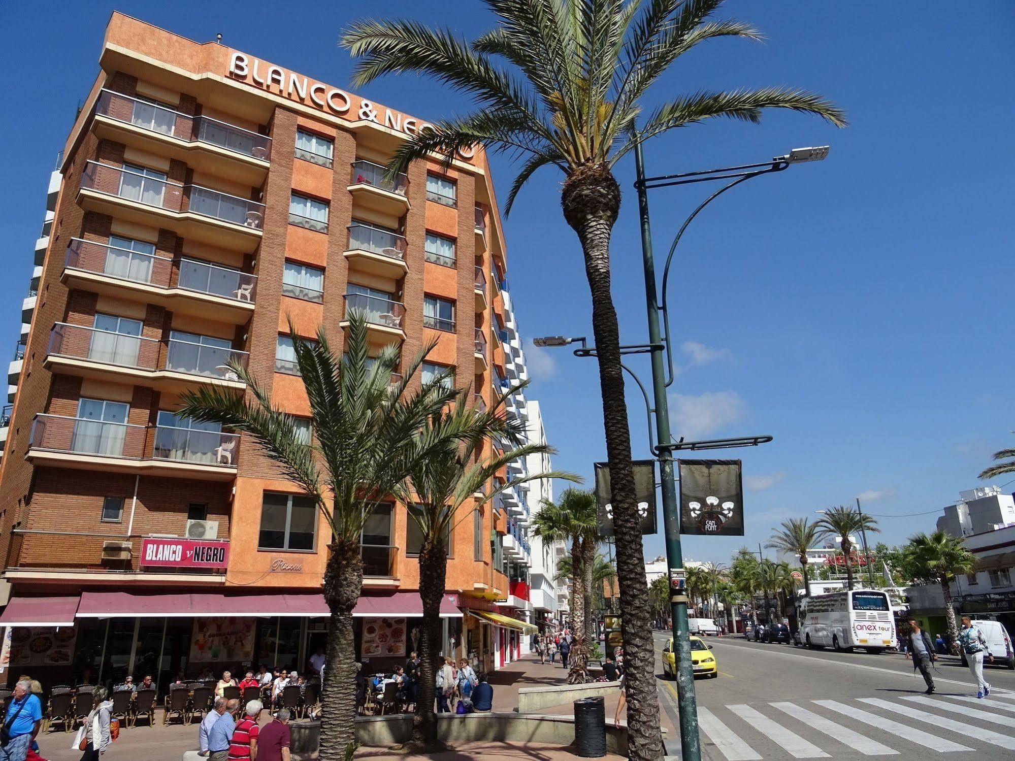Blanco Y Negro Apartments Lloret de Mar Eksteriør billede
