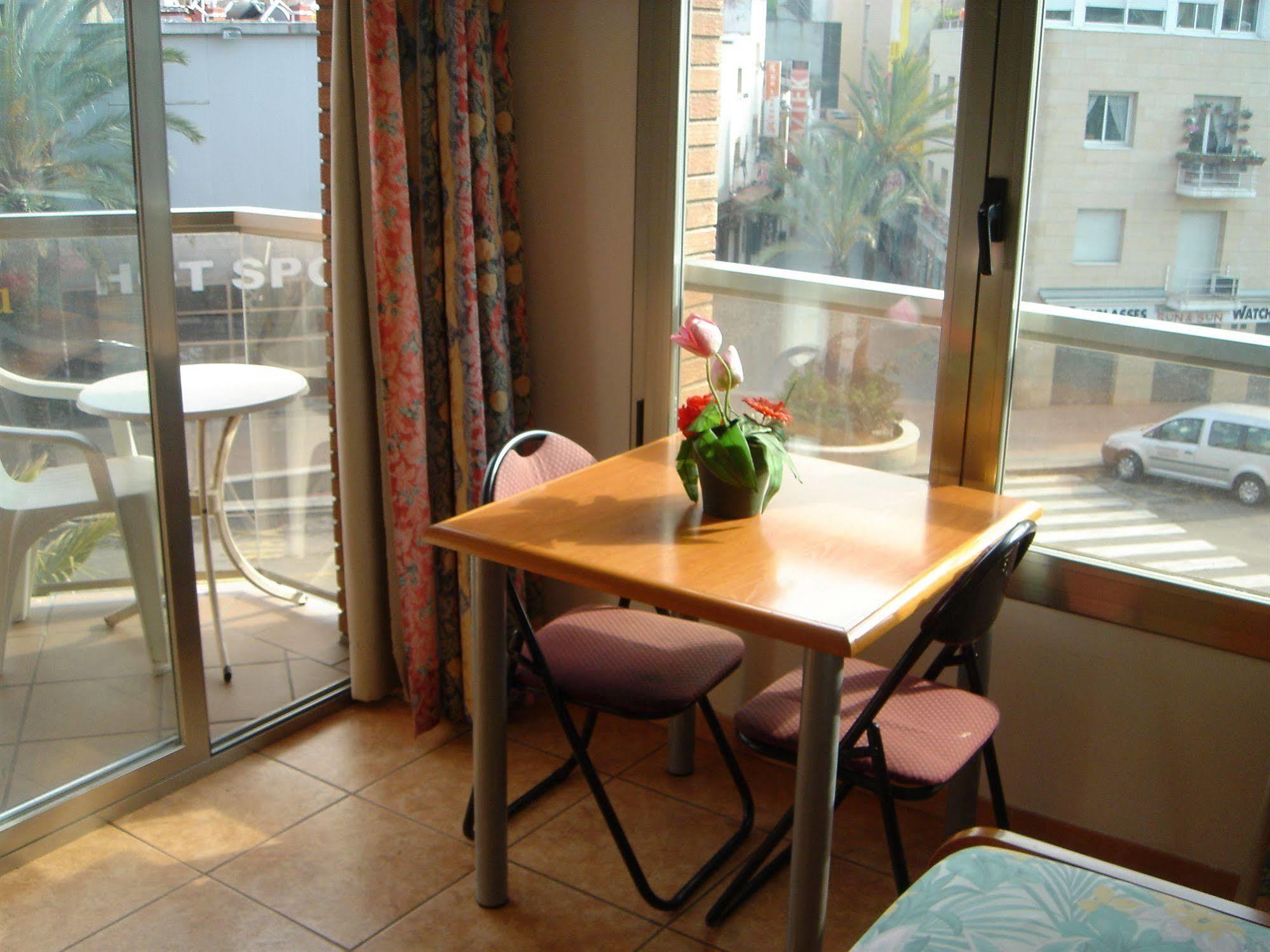 Blanco Y Negro Apartments Lloret de Mar Eksteriør billede